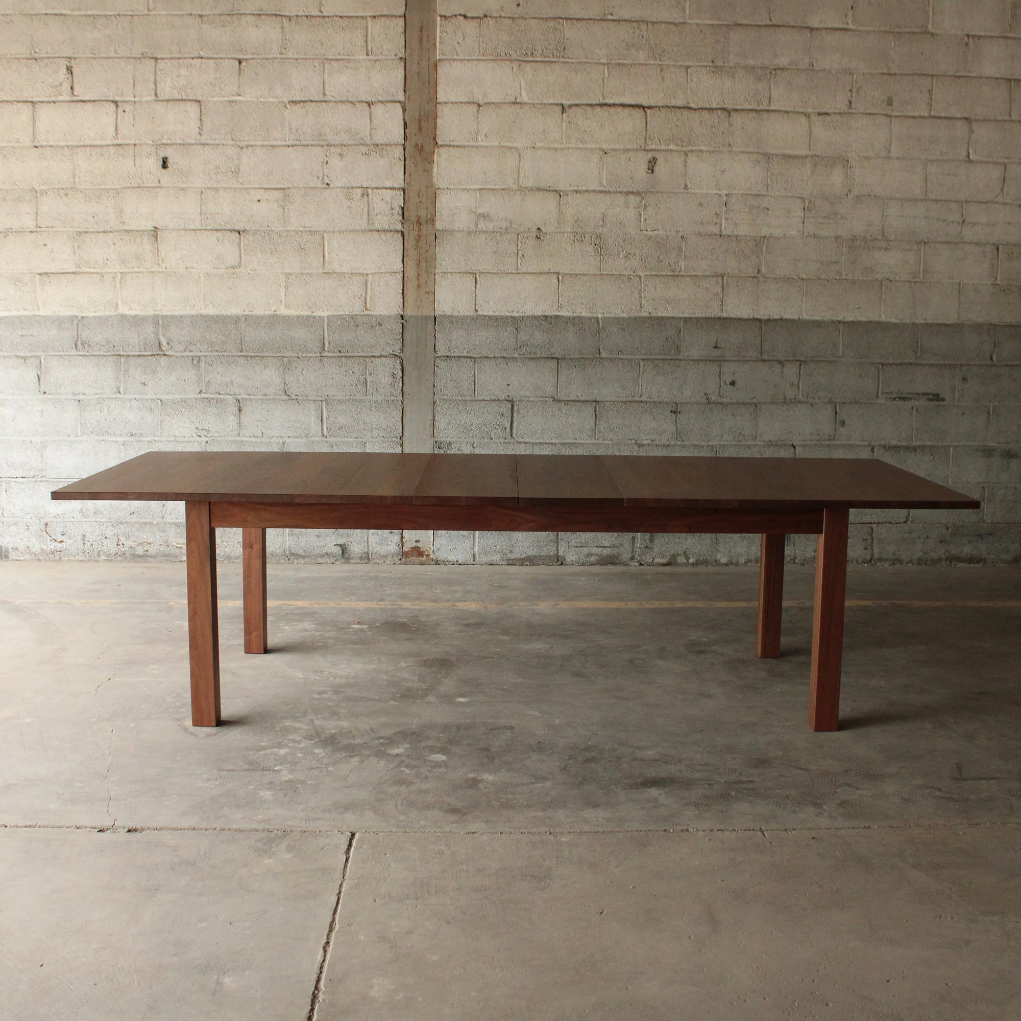 The Piper Middle Extension Dining Table
